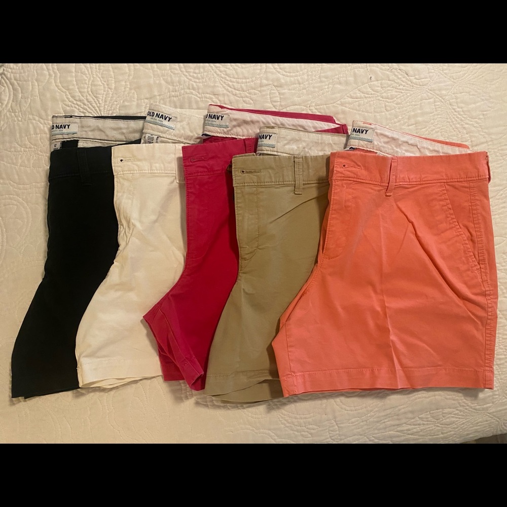 I am selling a lot, 05 shorts, all together,  all the same style,same sizes